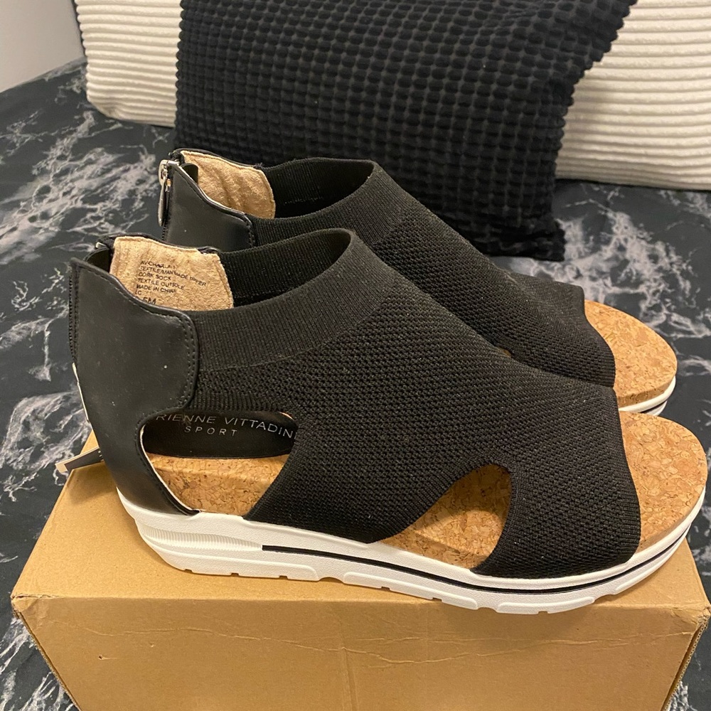 Adrienne vittadini charla wedge sandal